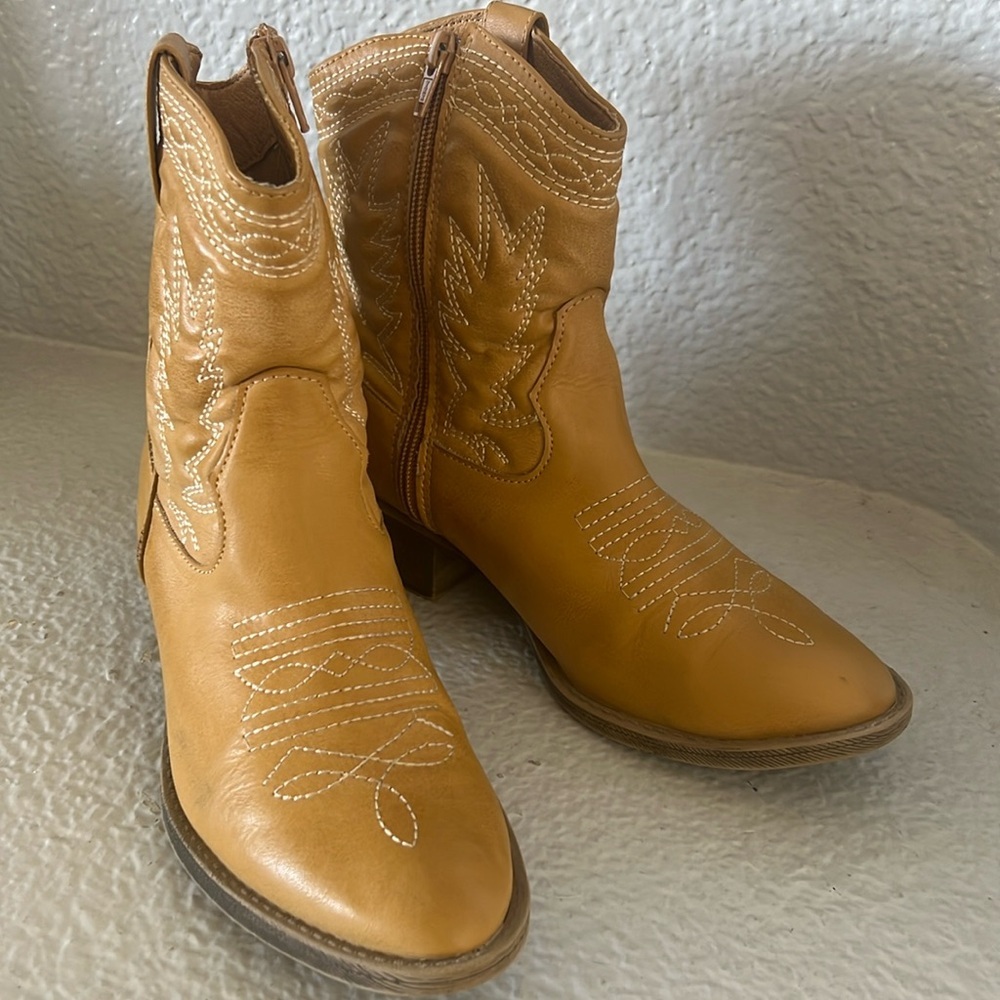 Coconuts By Matisse Legend Western Cowboy Ankle Boot Size 7.5